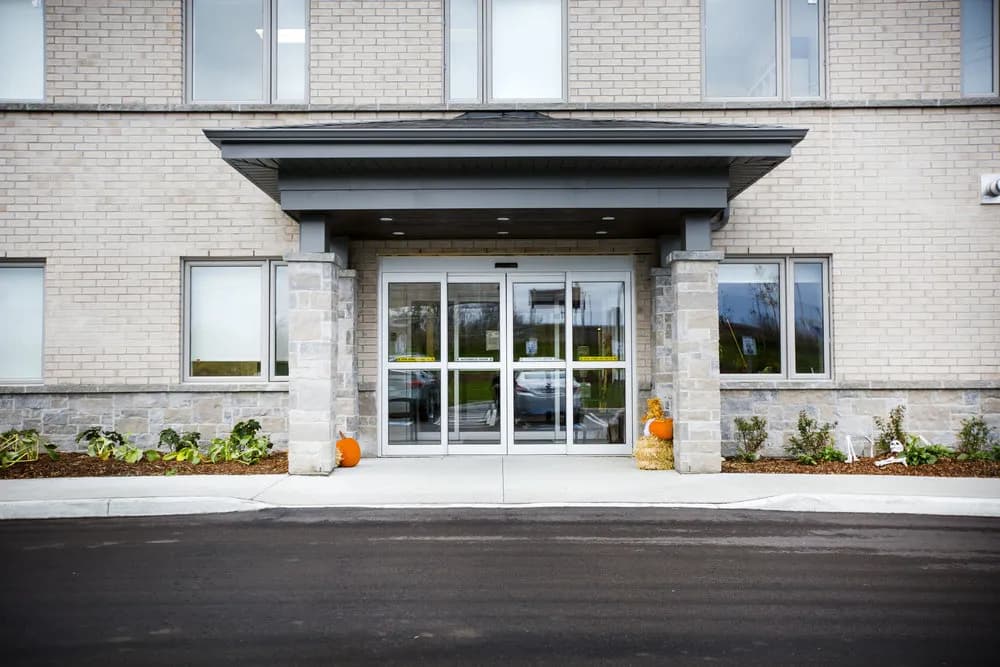 SUNDIAL LAKEVIEW RETIREMENT RESIDENCE gallery 2
